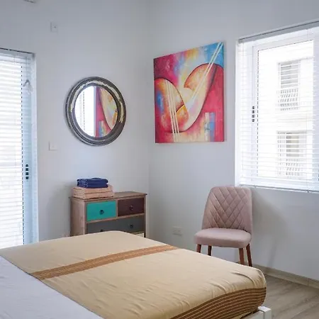 Bright And Cosy Flat In Sliema, 2min From The Sea